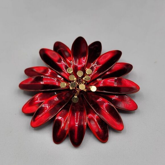 Red & gold flower brooch - Picture 1 of 3